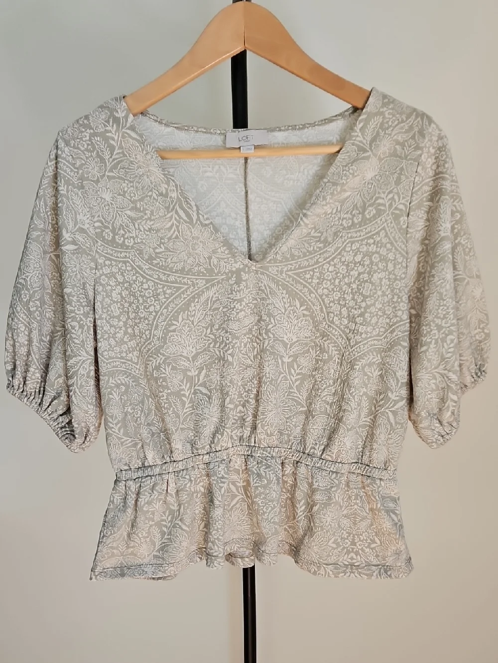 LOFT Beige Cream Floral V-Neck Peplum Blouse